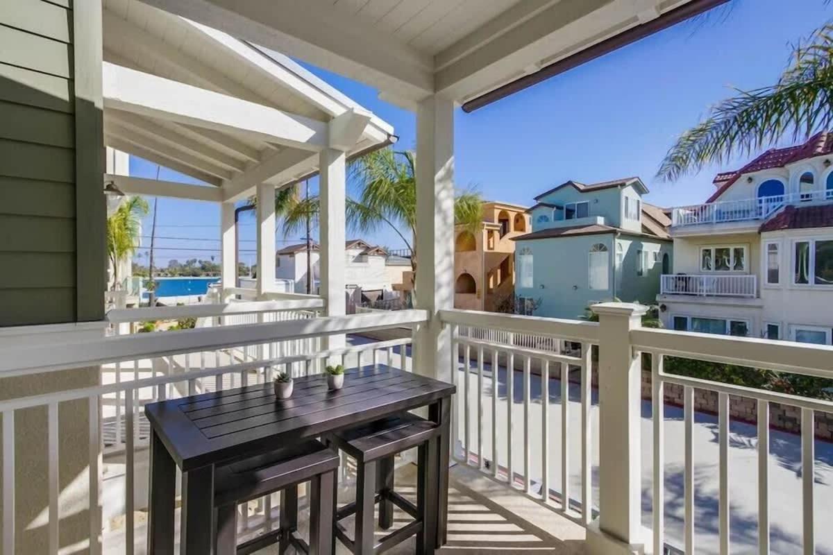 Newer Construction Beauty Steps To Mission And Bay * San Diego