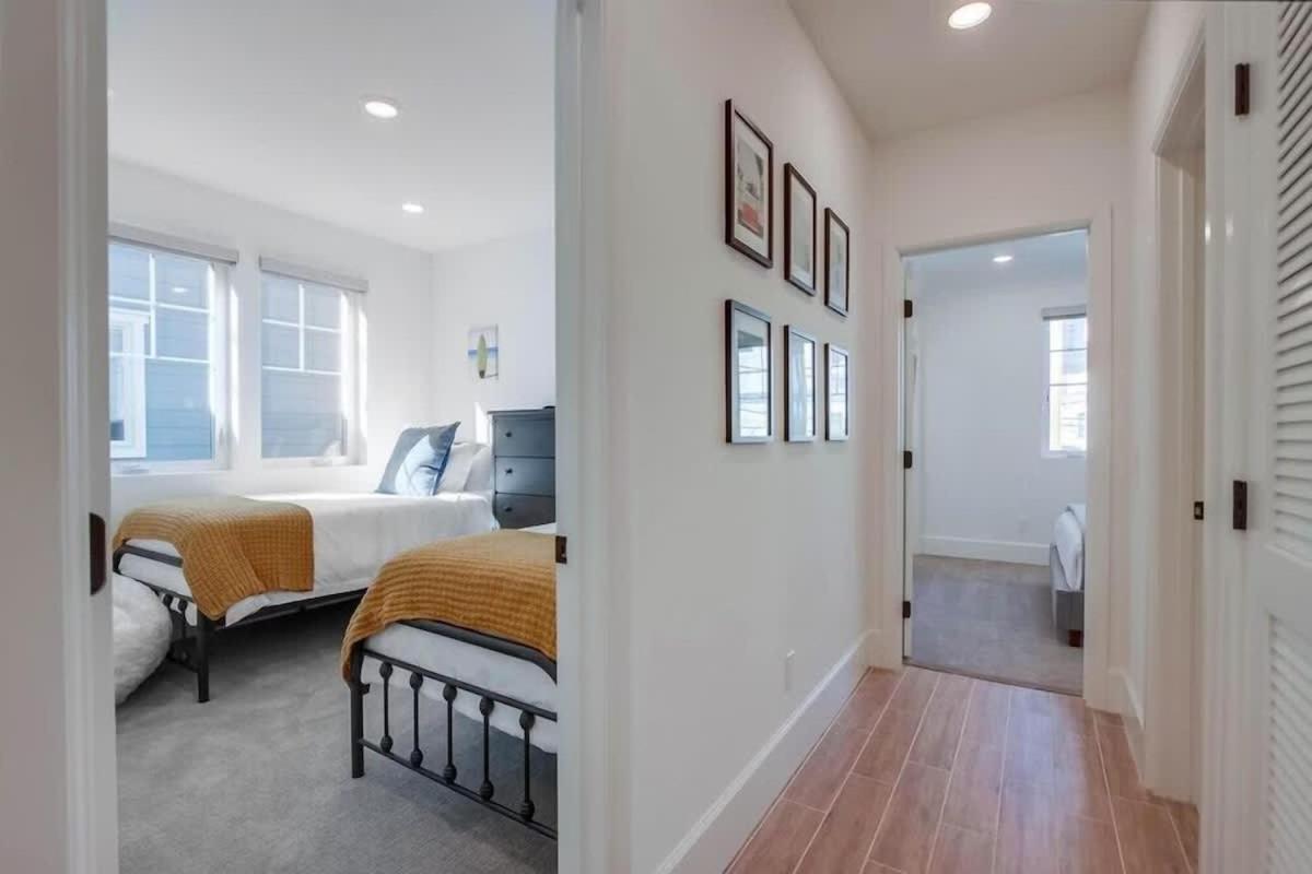 Newer Construction Beauty Steps To Mission And Bay