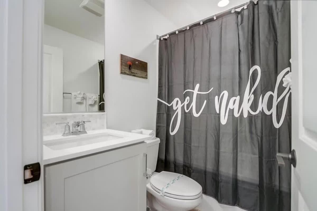 Newer Construction Beauty Steps To Mission And Bay * San Diego