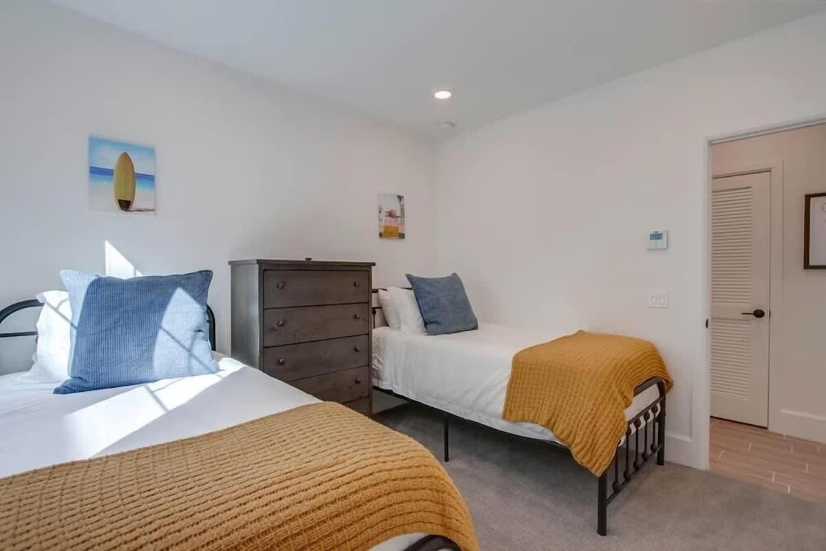 Newer Construction Beauty Steps To Mission And Bay