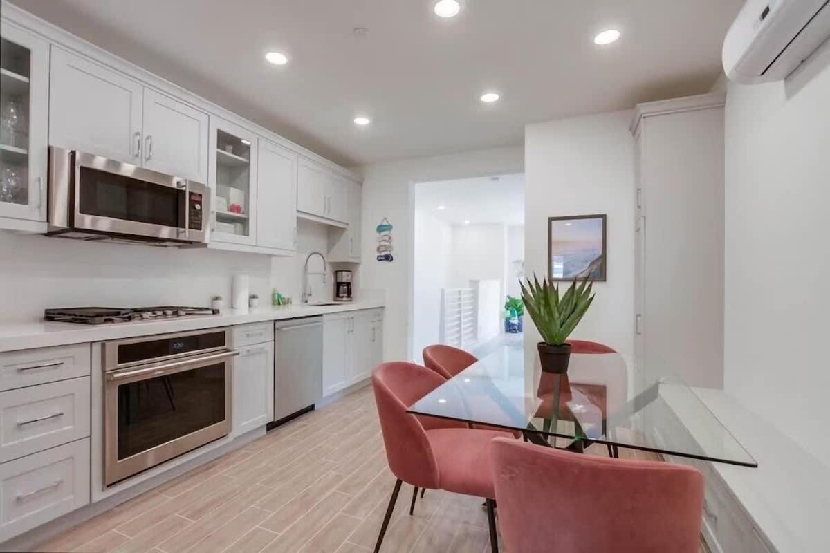 Holiday home Newer Construction Beauty Steps To Mission And Bay *