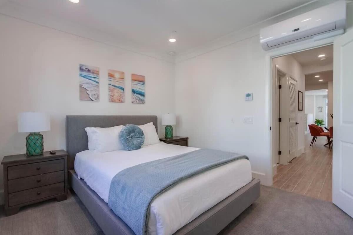 Holiday home Newer Construction Beauty Steps To Mission And Bay San Diego